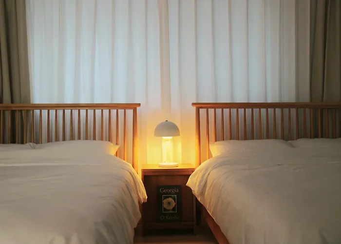 Апартаменты Hongdae Irum #cozy 2br 3beds #5min Sangsu Station