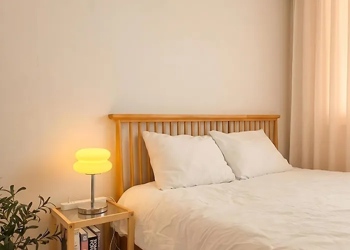 Hongdae Irum #cozy 2br 3beds #5min Sangsu Station Апартаменты Сеул